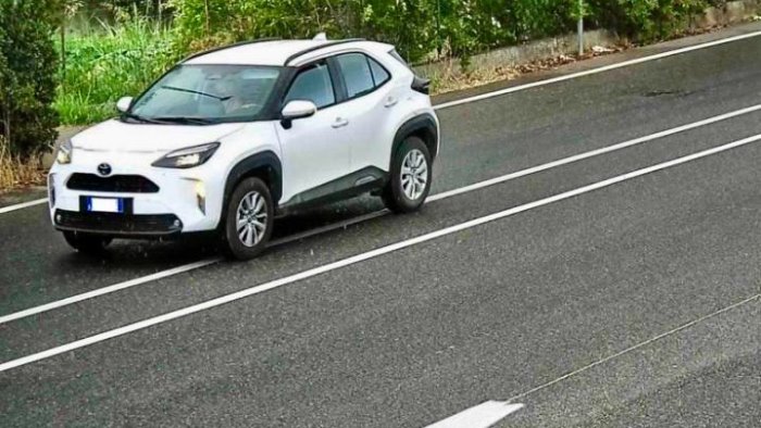 fa benzina poi scappa caccia all automobilista truffatore in cilento