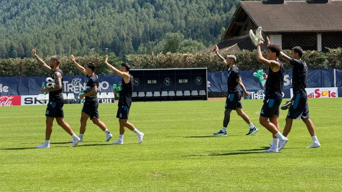 il napoli saluta dimaro due giorni di riposo poi tutti a castel di sangro