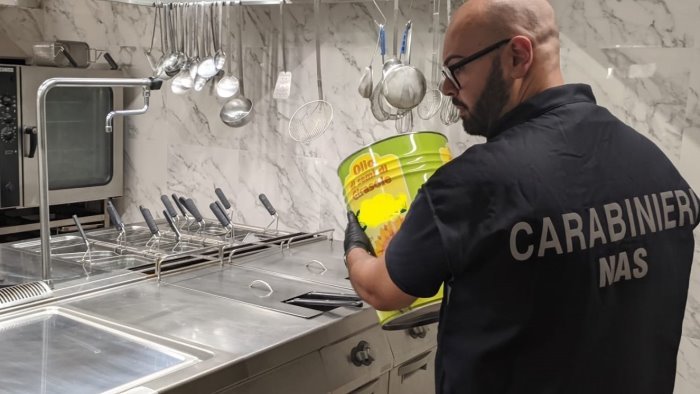 castellammare chiuso un ristorante per gravi carenze igienico sanitarie