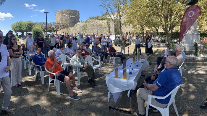 i segreti del mondo della formula 1 e la scoperta di una irpinia terra di motori