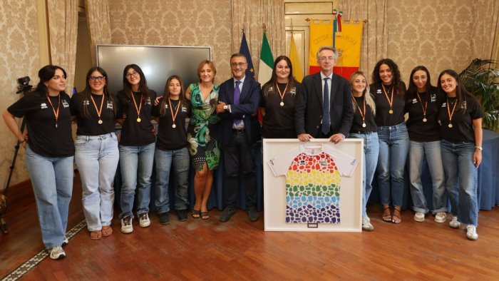 premiate le atlete del neapolis rugby e i judoka parlati e pirelli