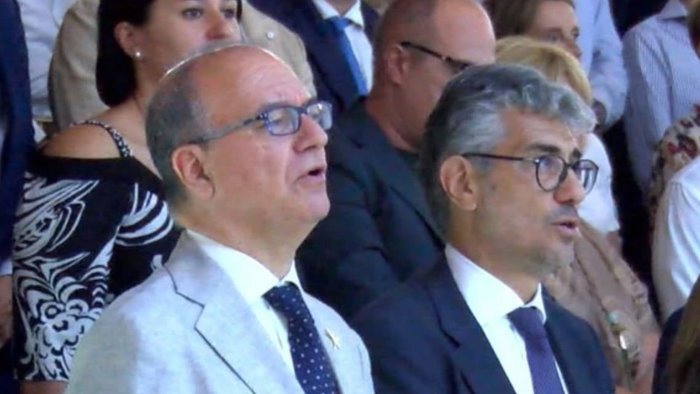 ad avellino al cimarosa risuona l inno di mameli per il ministro valditara