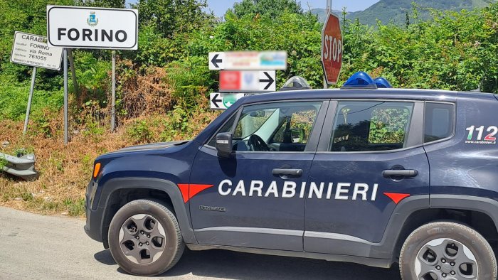 si aggirano nei pressi di abitazioni due giovani allontanati dai carabinieri