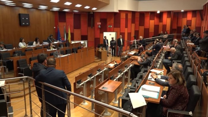 conti in rosso al comune baretta contributo patto per napoli non pervenuto