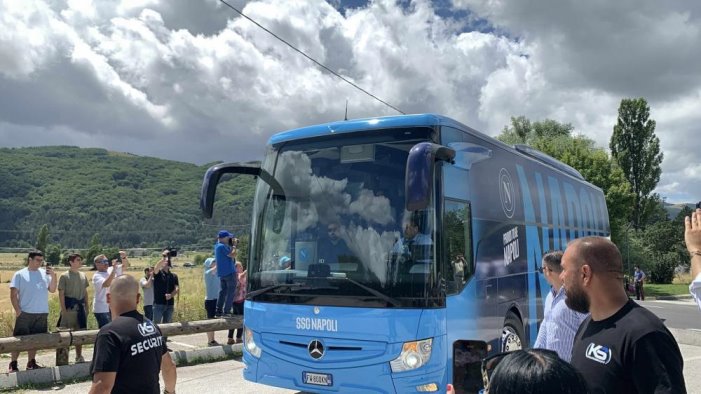 il napoli e arrivato a castel di sangro comincia il ritiro in abruzzo