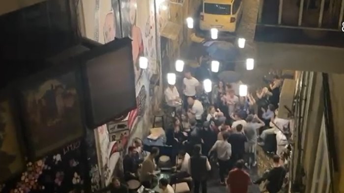 movida a napoli le nuove regole anti rumore dividono tutti