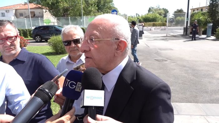 sanita de luca piano di rientro guerra contro delinquenti del governo