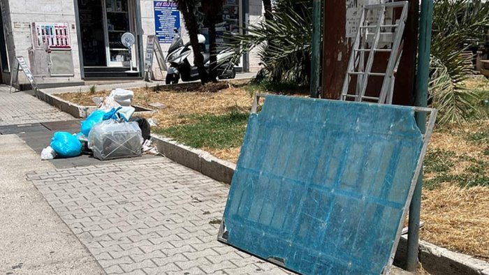 vomero verde negato largo carosone immondizia e degrado