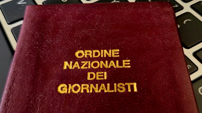 accuse ai giornalisti l ordine si schiera contro le offese di gianluca festa