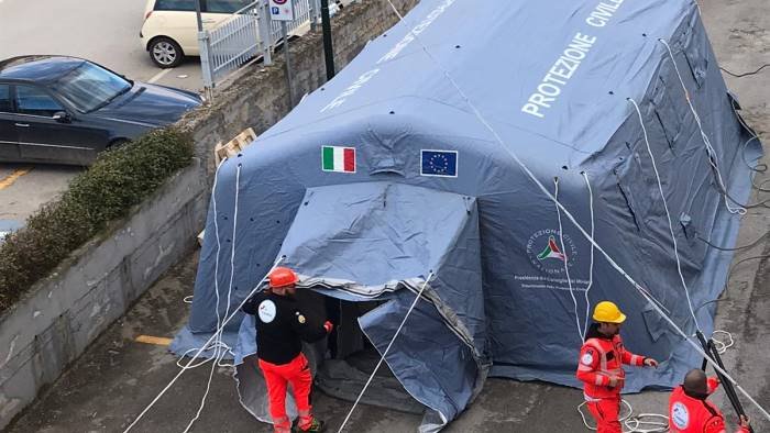 bambini e ragazzi a scuola di protezione civile