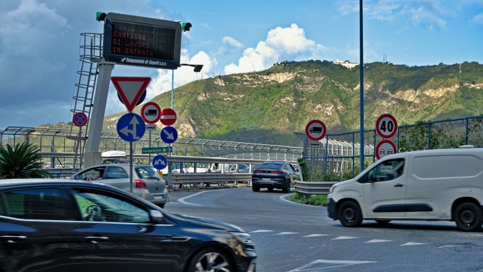 lavori sulla tangenziale di napoli chiude di notte l uscita vomero