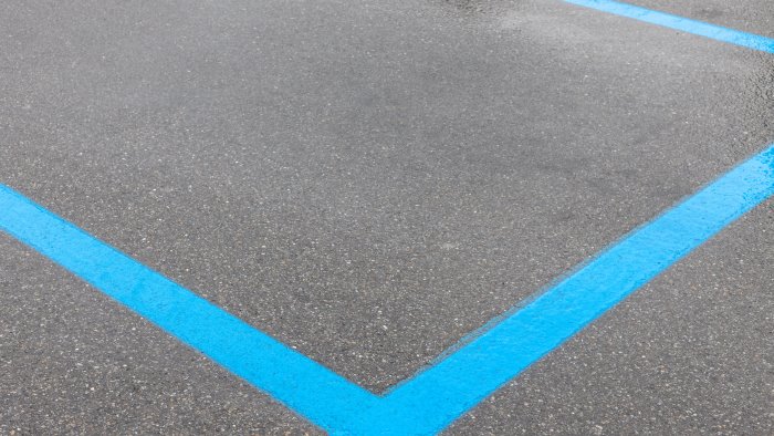 strisce blu sulla lungoirno santoro a salerno si paga ovunque