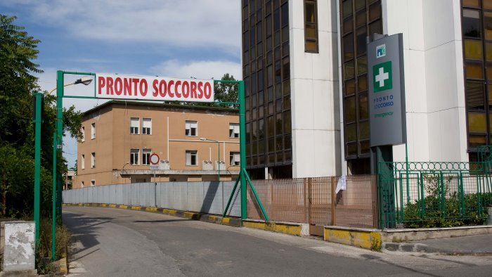 si scontra con uno scooter 13enne in bici elettrica in prognosi riservata