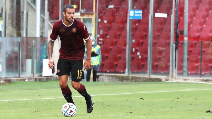 salernitana incredibile risvolto di mercato casasola va al catania