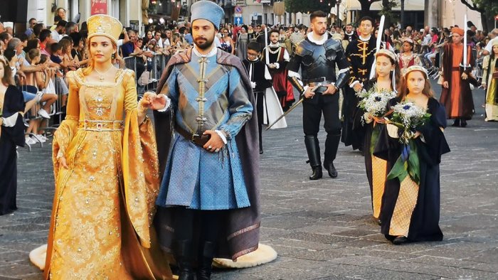 teggiano senza la principessa costanza sorpresa sui social