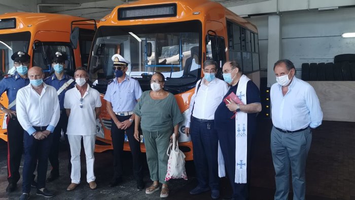 tre pulmini super tecnologici in funzione da oggi a capri