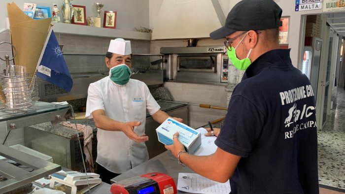 consegna kit mascherine a locali bar e ristoranti