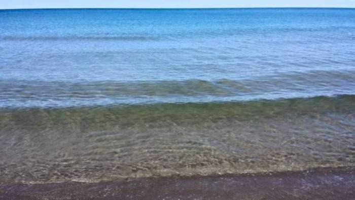 schiuma in mare sul litorale domizio prelievi arpac