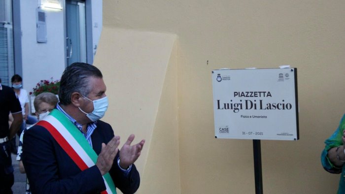 capaccio inaugurata la piazzetta luigi di lascio