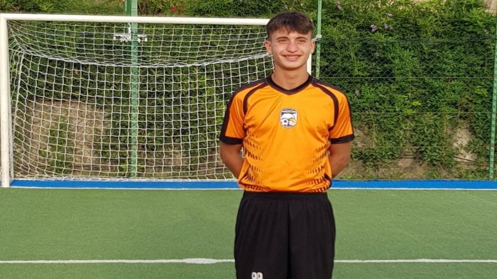 calcio giovanile il salernitano luca lamberti riparte dal pontedera
