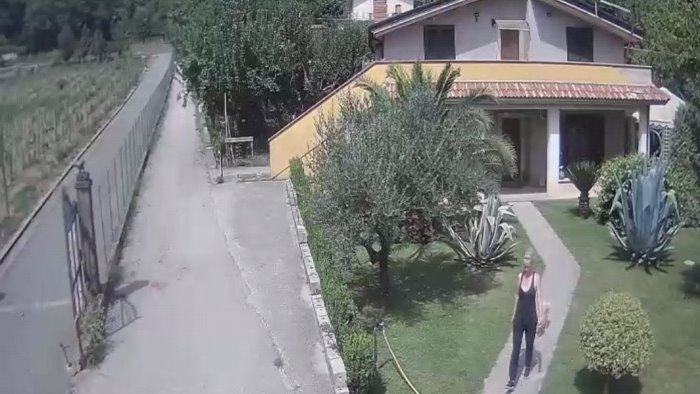 daniela scomparsa l appello della figlia sara aiutateci a trovare mamma