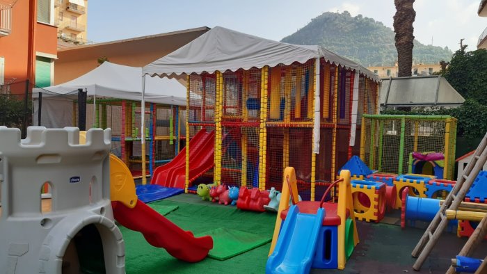 cava i vigili sequestrano parco giochi abusivo