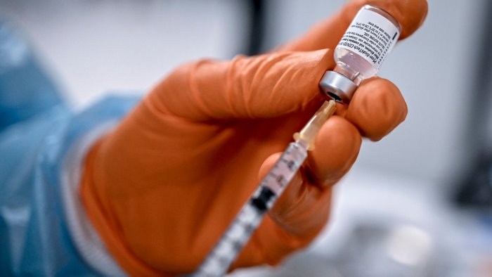 vaccini domenica dosi di pfizer e moderna a montevergine