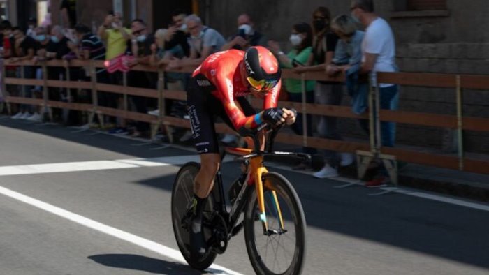 impresa di caruso alla vuelta roglic sempre piu leader