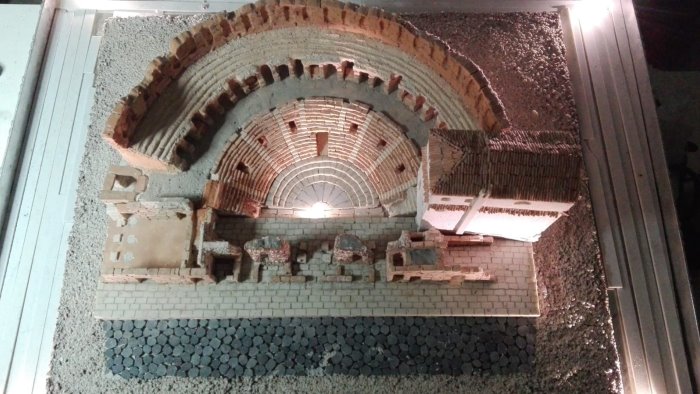 monumenti in miniatura in mostra il lavoro di miraglia