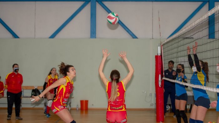 accademia volley confermate le giovanissime guerriero e de santis