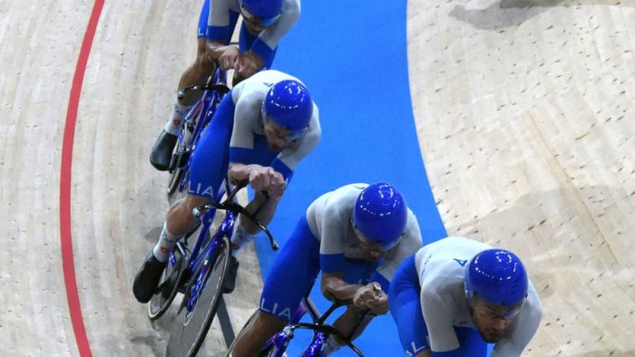 ciclismo italia in finale oro nell inseguimento squadre uomini
