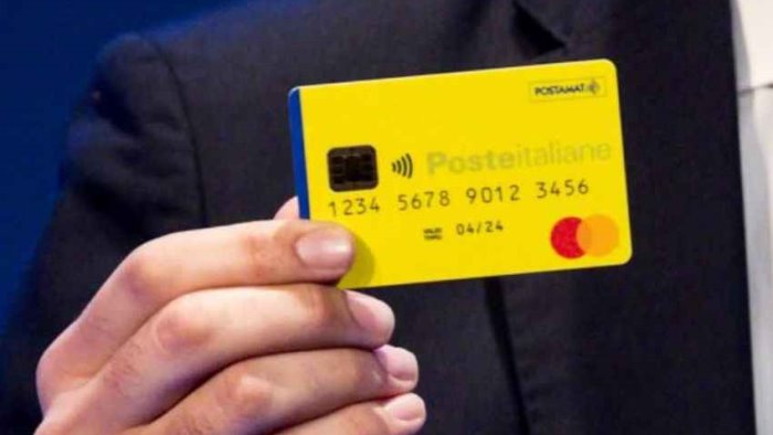 contrabbandavano sigarette ma percepivano reddito di cittadinanza