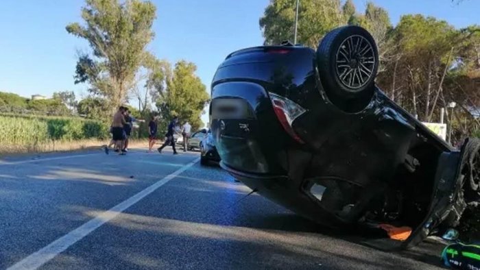 battipaglia scontro in litoranea ferite sei persone