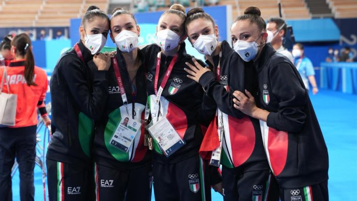 bronzo per le farfalle azzurre italia a quota 40 medaglie