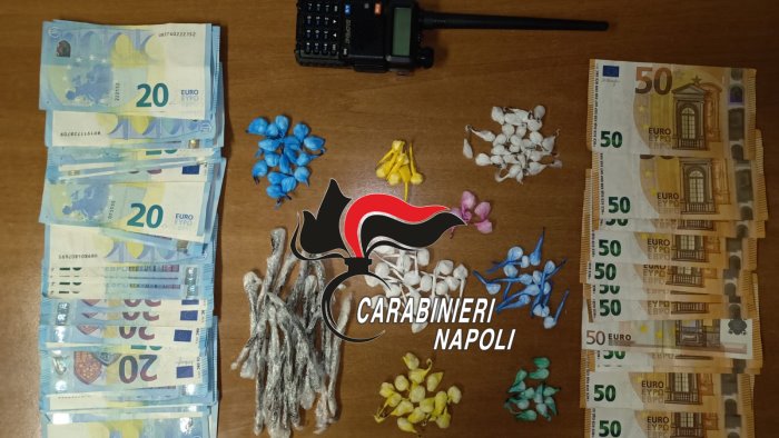 droga pusher 23enne casertano arrestato dai carabinieri a brusciano