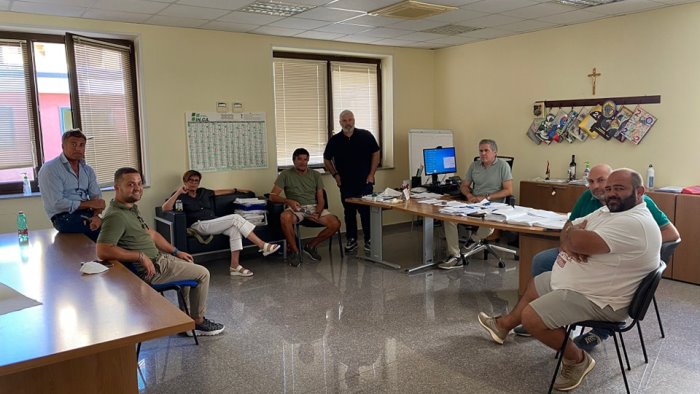 qualita del mare a battipaglia l amministrazione incontra operatori turistici