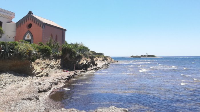 cade in bici per un malore paura stamattina per un turista a punta licosa