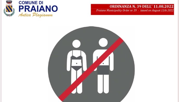 decoro urbano a praiano vietato circolare in costume da bagno e scalzi