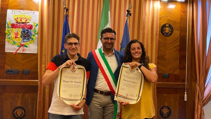 pontecagnano faiano il comune premia i giovani ilaria e biagio