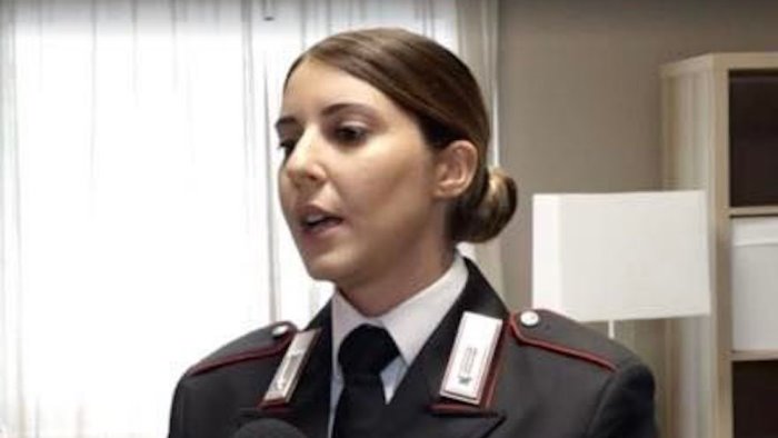 carabiniera salva donna che vuole uccidersi grazie sonia sei un esempio