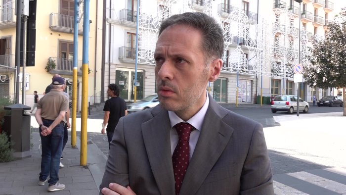 scontro festa de luca non fa bene a nessuno la citta torni riferimento