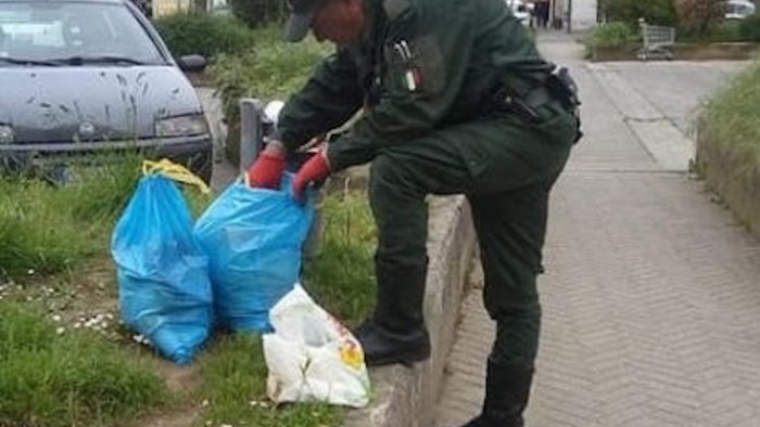 lotta al sacchetto selvaggio a battipaglia 10 verbali nell ultimo mese