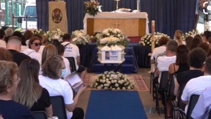 pompei saluta il piccolo flavio il vescovo non perdiamo fede e speranza