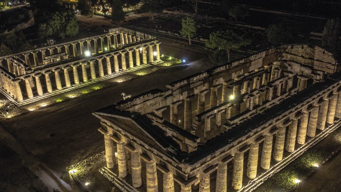 parco archeologico di paestum arriva la notte bianca tra i templi