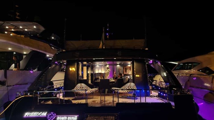 turismo nel cilento lo yacht di roberto cavalli