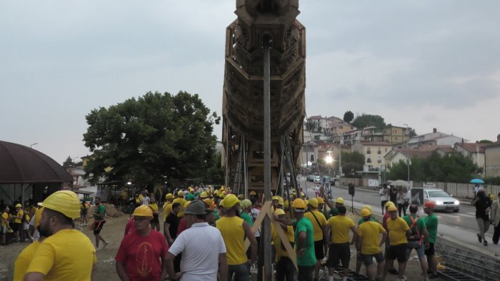 pioggia tuoni e lampi frenano l alzata del giglio a flumeri