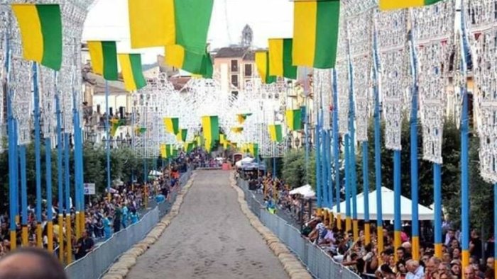 altavilla ritorna il palio dell anguria chi sara la regina costanza