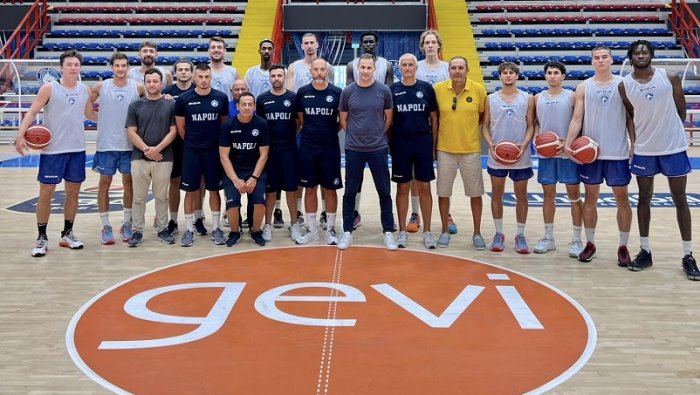 gevi napoli basket via alla preparazione precampionato
