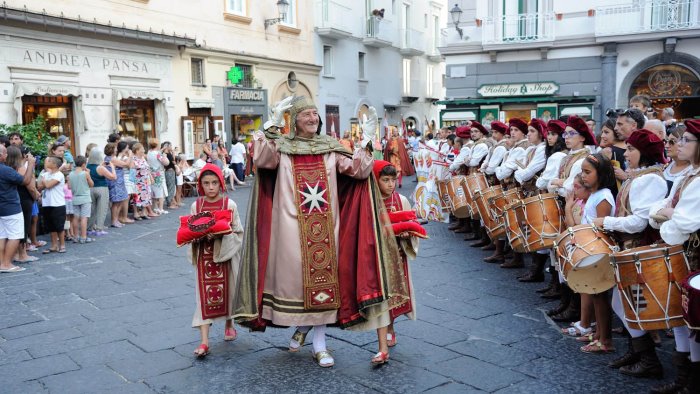 capodanno bizantino ad amalfi l imprenditore vittorio perrotta e il magister