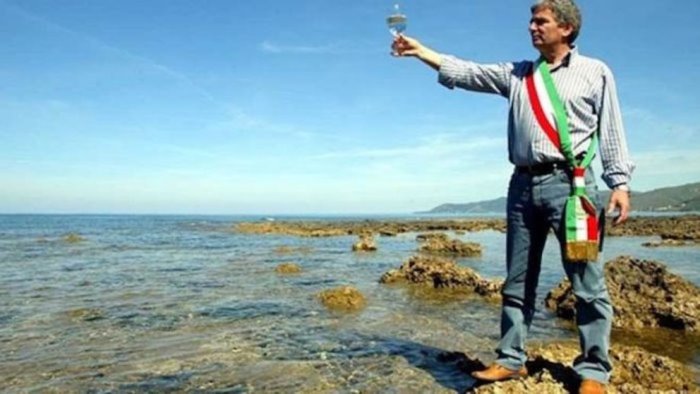 acciaroli sabato la marcia della legalita per angelo vassallo